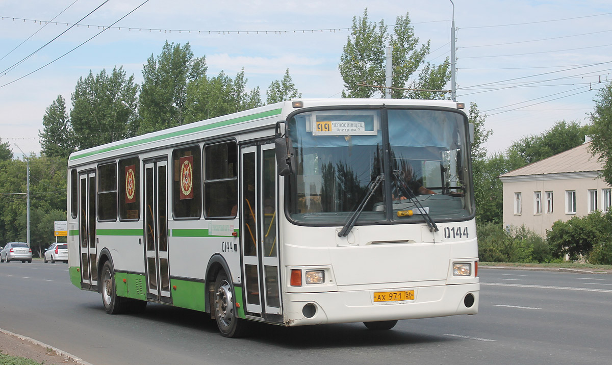 Автобус 144 красное. ЛИАЗ 5256 36 Оренбург. ЛИАЗ 5256.36 радиатор.
