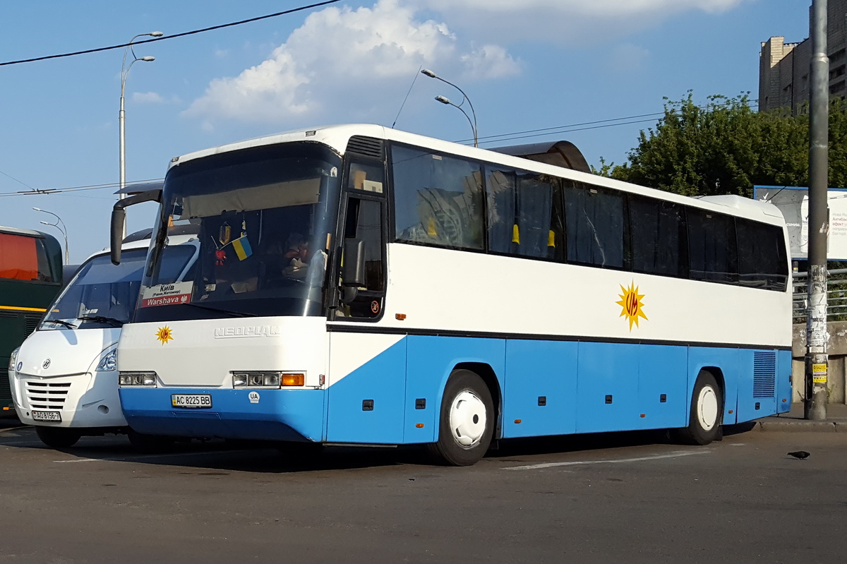 Киев, Neoplan N316SHD Transliner № AC 8225 BB