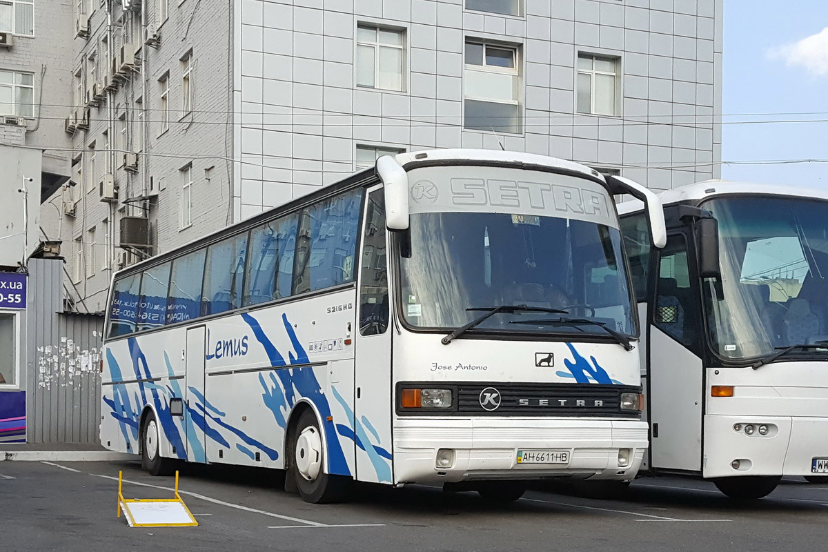 Киев, Setra S215HD (Spain) № AH 6611 HB