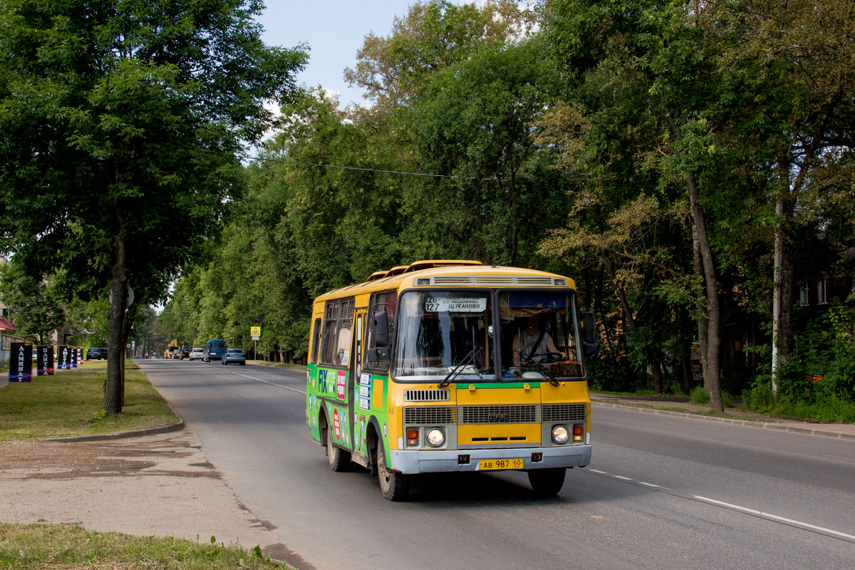 Псковская область, ПАЗ-32053-70 № 144