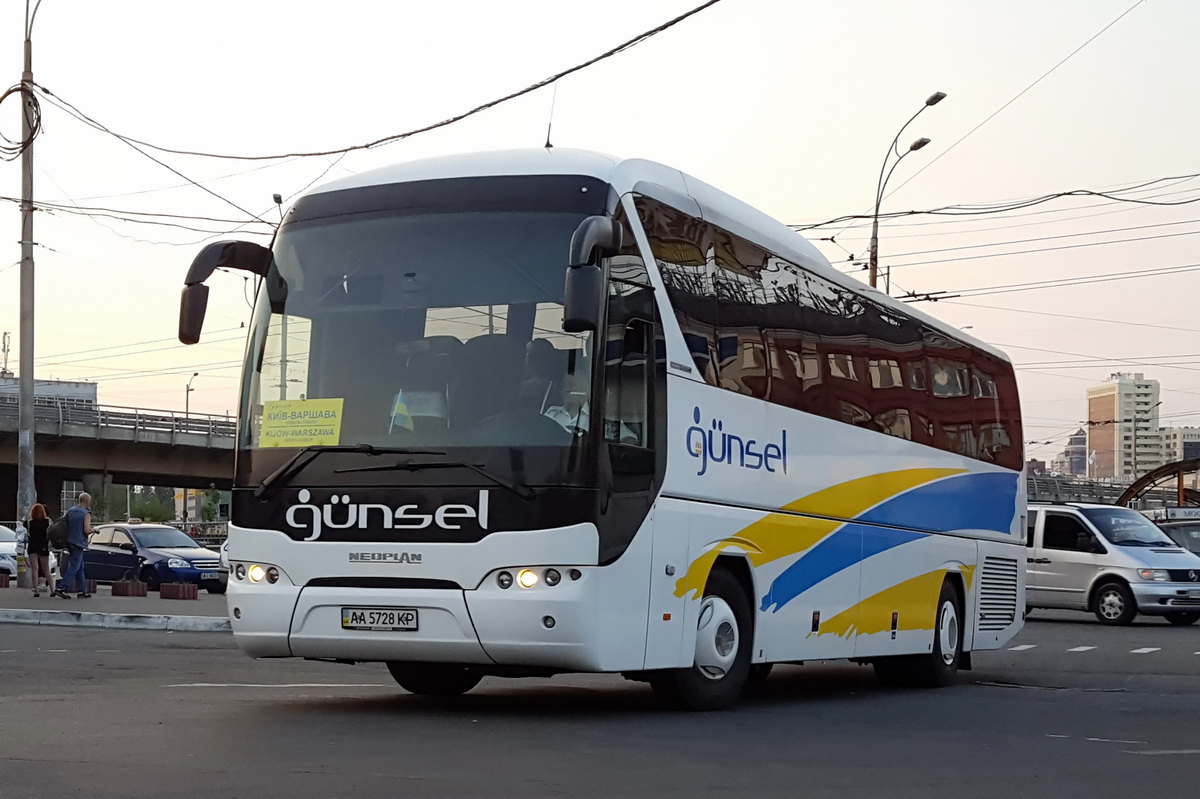 Киев, Neoplan P21 N2216SHD Tourliner SHD № AA 5728 KP