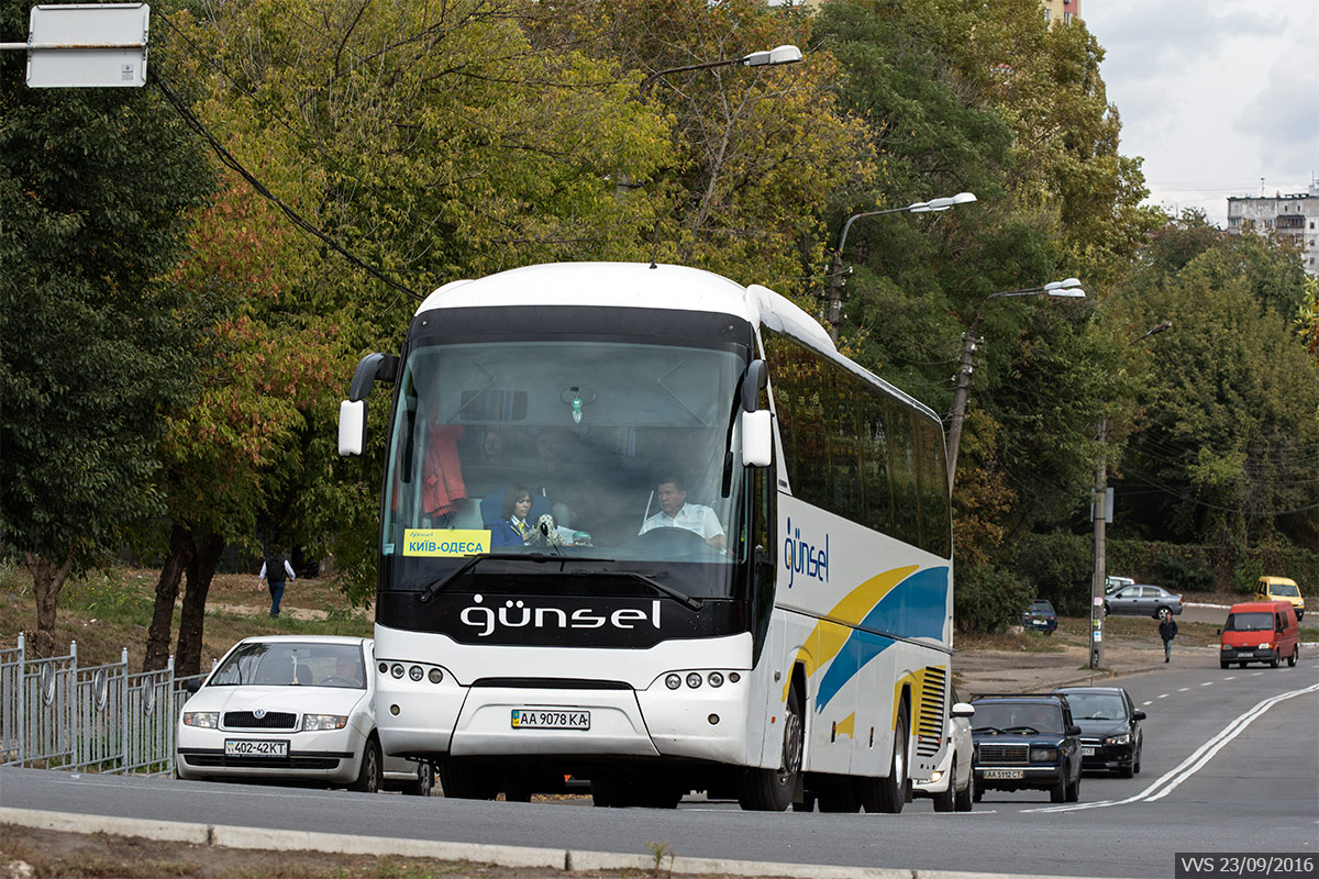 Киев, Neoplan P21 N2216SHD Tourliner SHD № AA 9078 KA