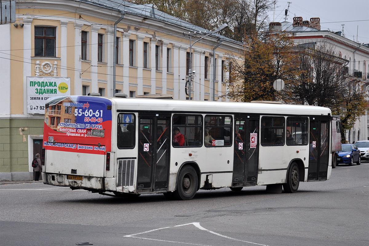 Новгородская область, Mercedes-Benz O345 № 437