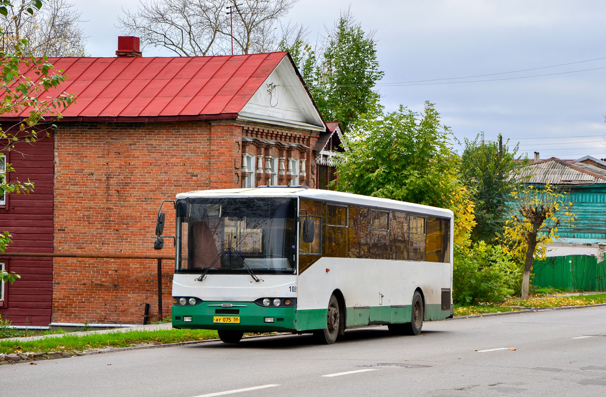 Пензенская область, Волжанин-5270-10-04 № 1081