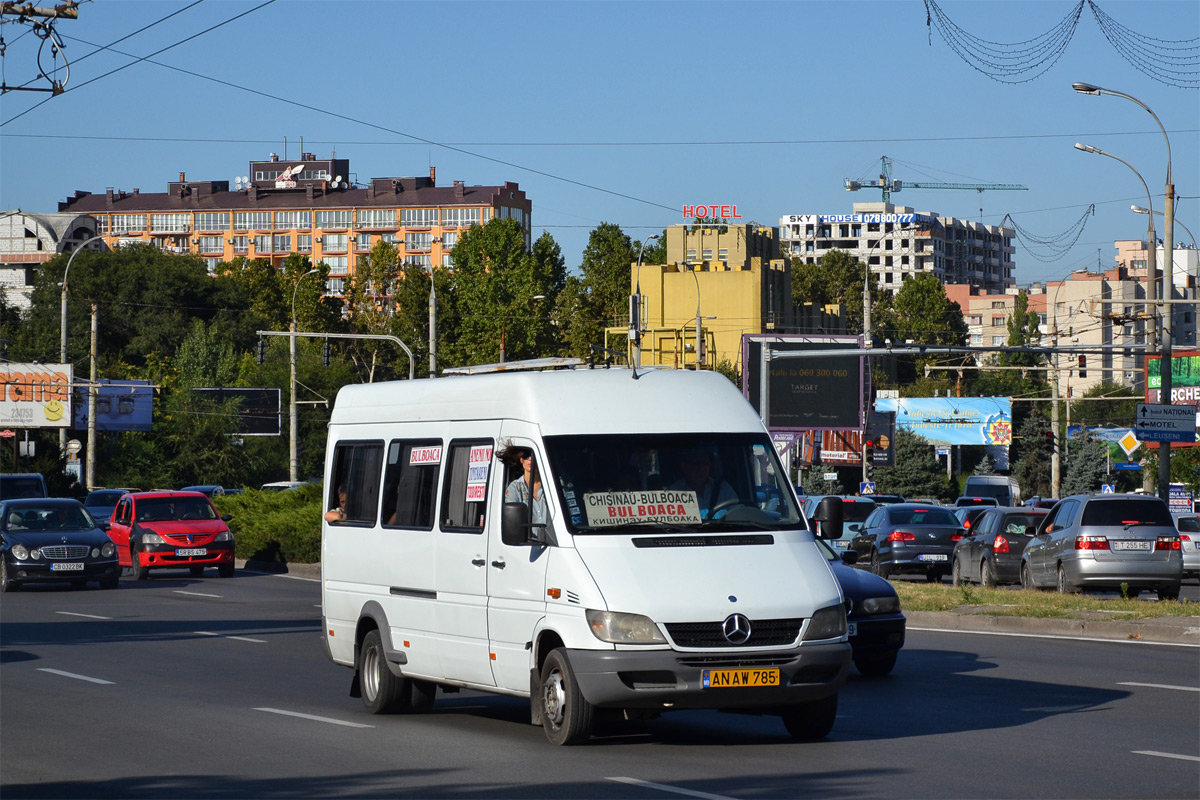 Автобусы молдовы. Автобус Молдова. Молдова маршрутка. Молдавские автобусы. Маршрут автобуса Кишинев Бульбока.