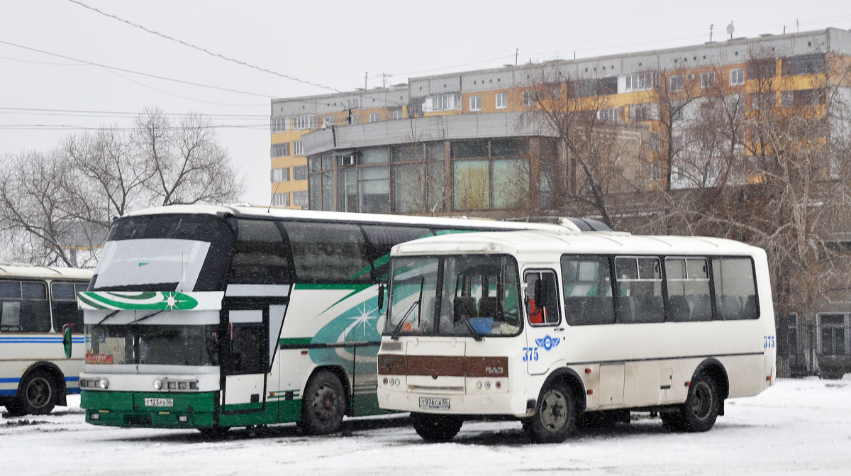 Омская область, Neoplan N117 Spaceliner № Т 123 РХ 55; Омская область, ПАЗ-32054 № 375