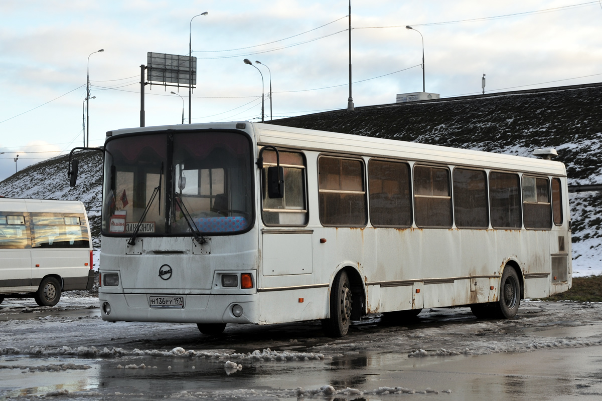 Москва, ЛиАЗ-5256.35-01 № Н 136 РУ 197