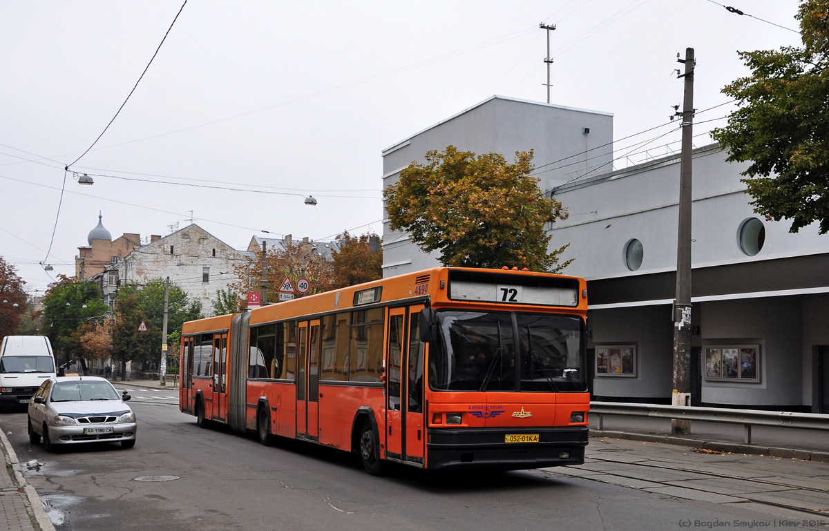 Киев, МАЗ-105.060 № 4590