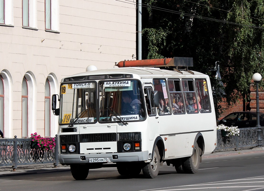 Томская область, ПАЗ-32054 № Е 295 УМ 70