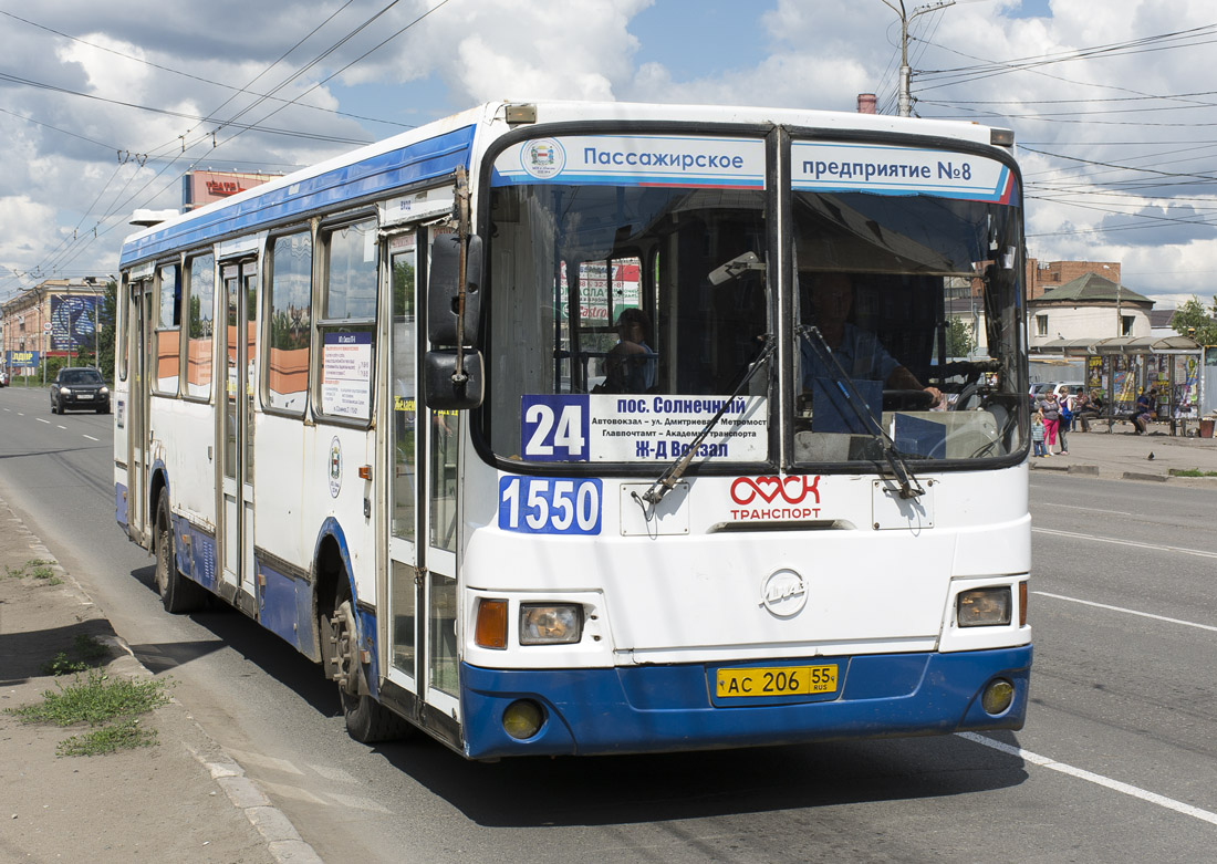 Маршрут автобуса 24 омск с остановками. Автобус ЛИАЗ Омск. ЛИАЗ-5256 автобус. ЛИАЗ 5256 Омск. ЛИАЗ 790 Омск.