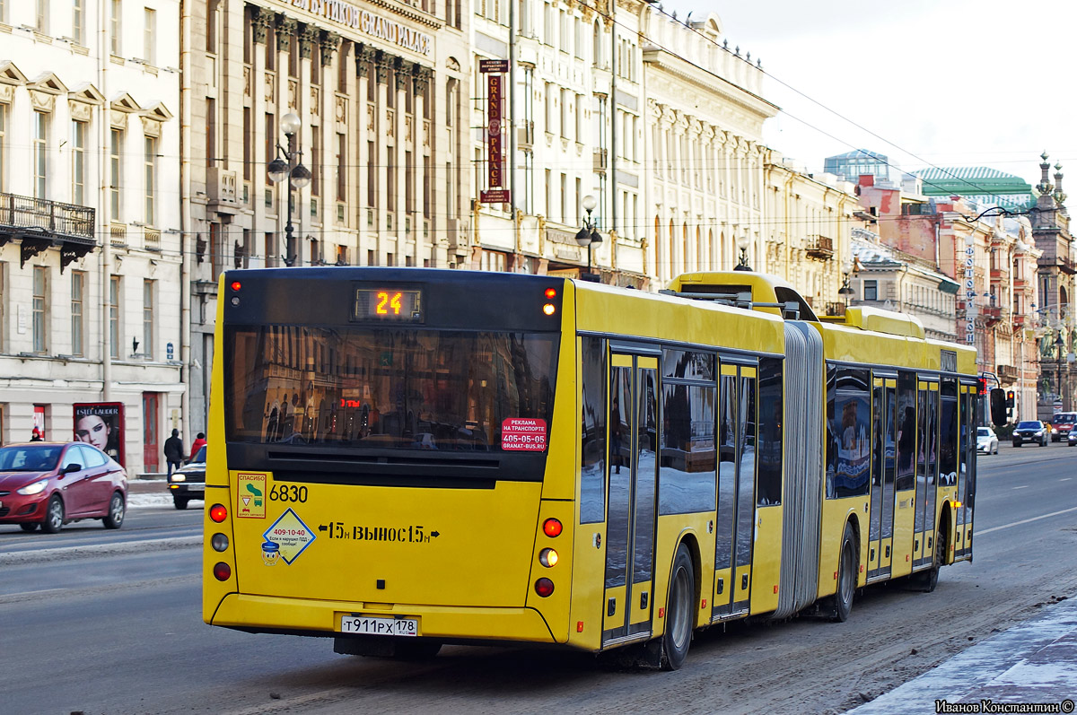 Sankt Petersburg, MAZ-215.069 Nr. 6830