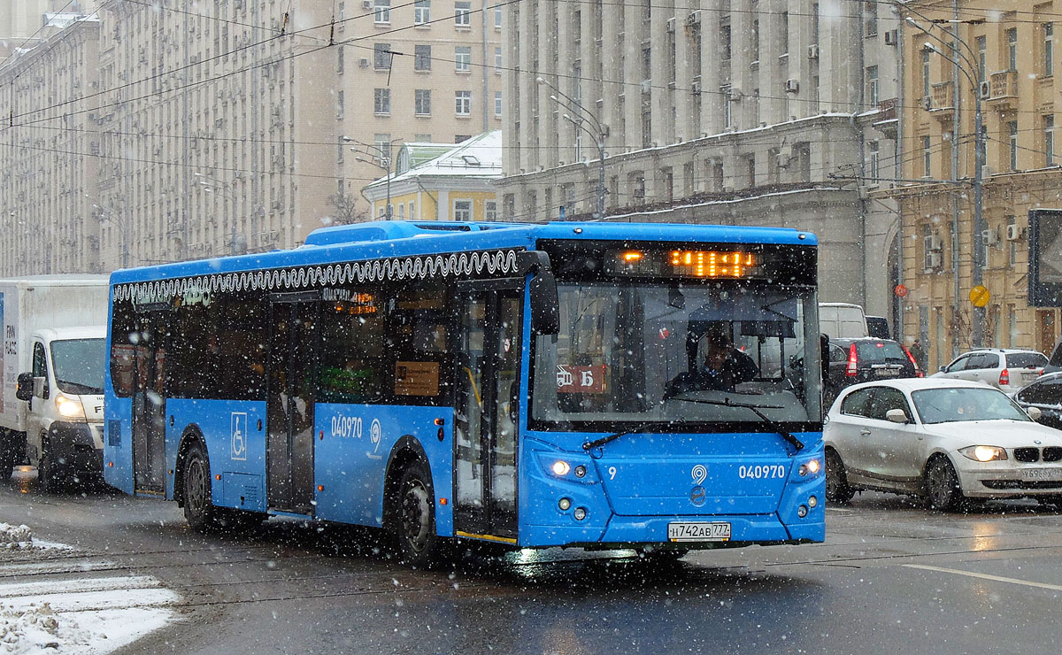 Moskwa, LiAZ-5292.22 (2-2-2) Nr 040970