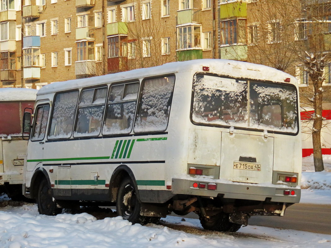 Кировская область, ПАЗ-3205-110 № Е 715 ОА 43