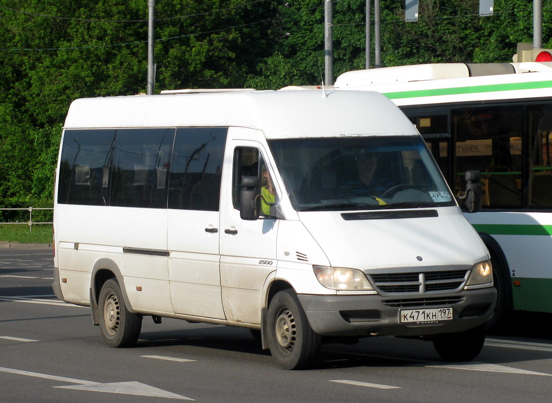 Moskau, Freightliner Sprinter 316CDI Nr. К 471 КН 197