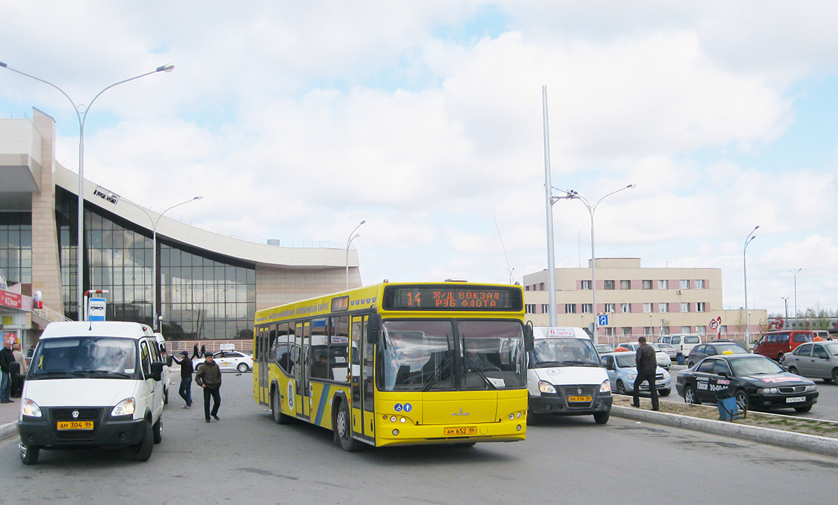 Khanty-Mansi AO, GAZ-322132 (XTH, X96) Nr. АМ 304 86; Khanty-Mansi AO, MAZ-103.469 Nr. 0742; Khanty-Mansi AO — Bus stations and final stops