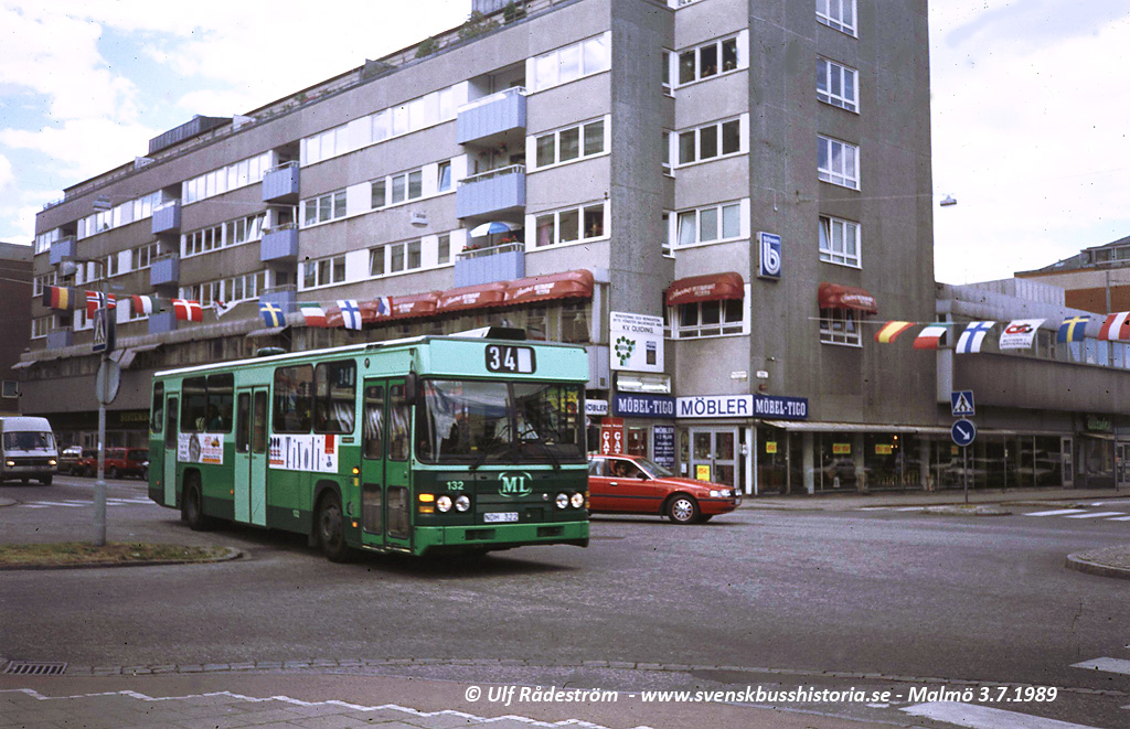 Швеция, Scania CN113CLB № S18 132