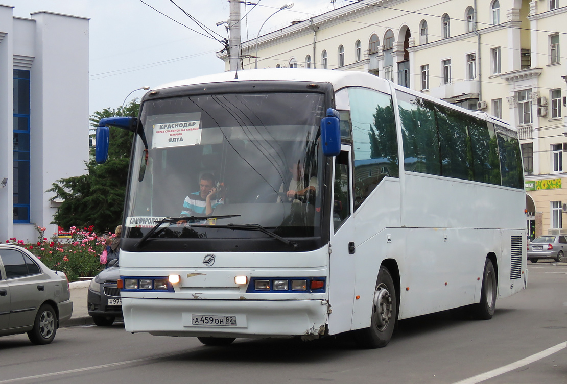 Краснодар ялта. Евпатория Ялта автобус. Воронеж Краснодар автобус. Краснодар Крым автобус. Автобус Симферополь Краснодар.