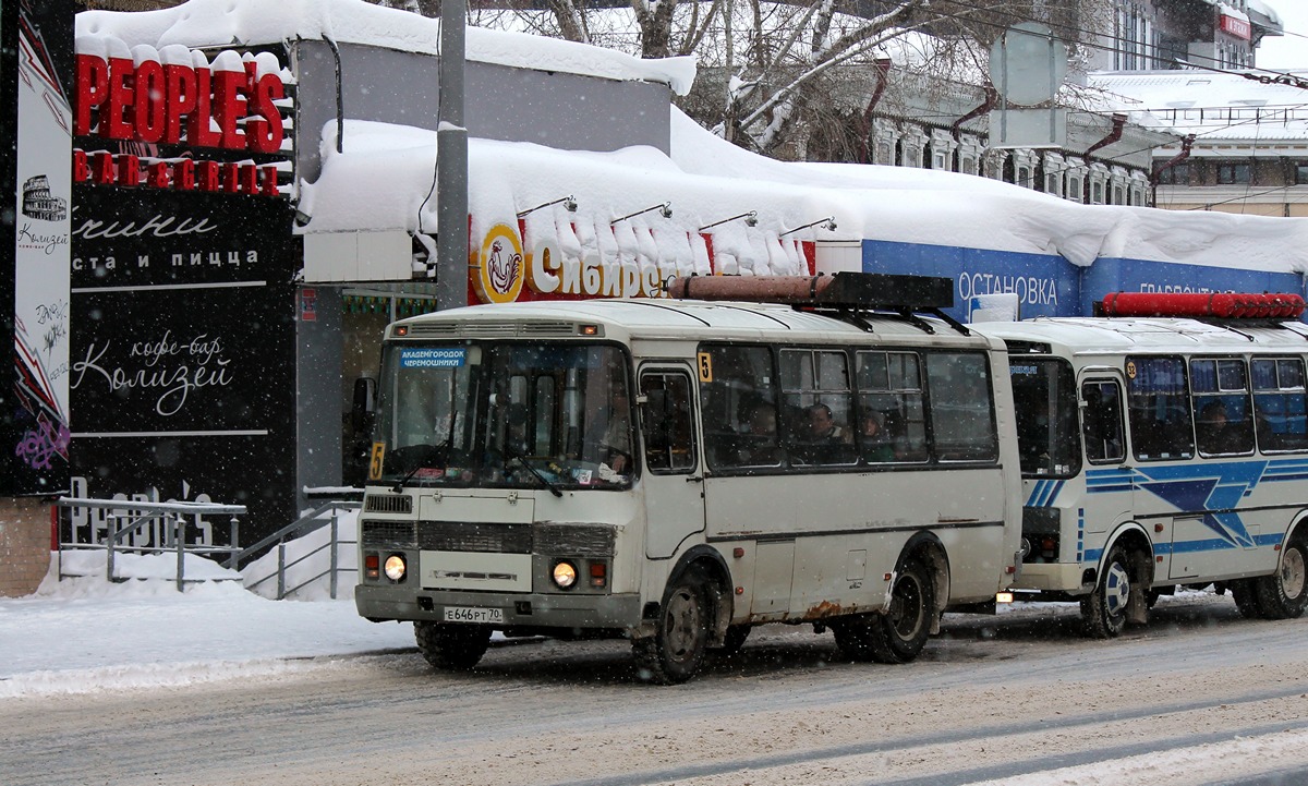 Oblast Tomsk, PAZ-32054 Nr. Е 646 РТ 70