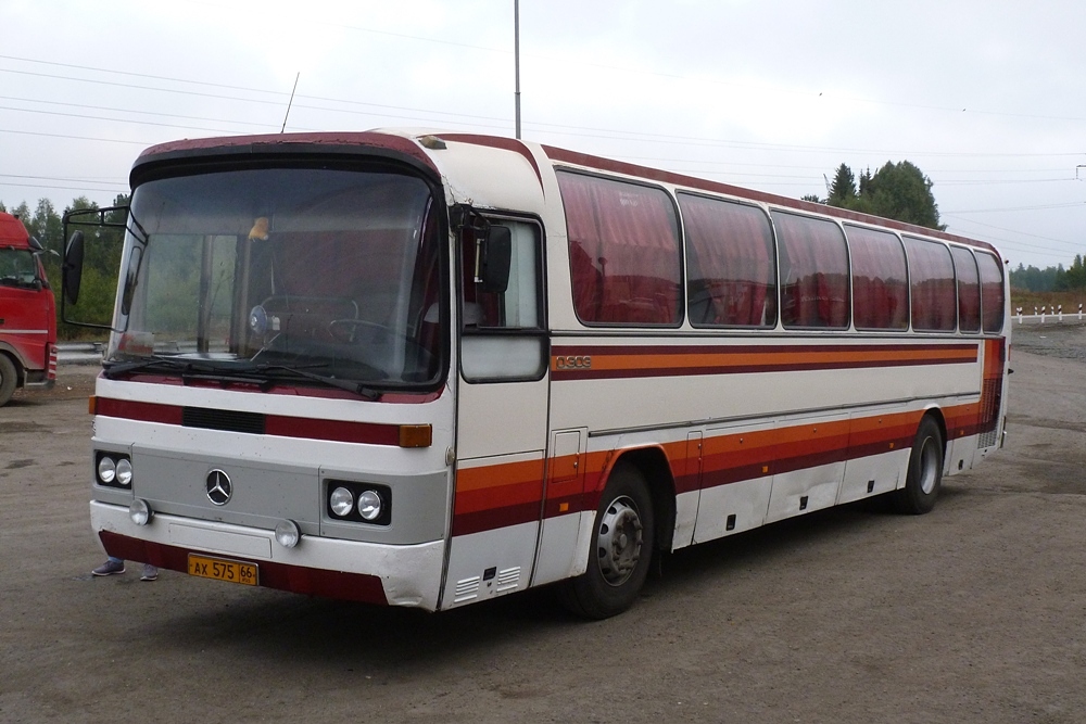 Свердловская область, Mercedes-Benz O303-15KHP-A № АХ 575 66