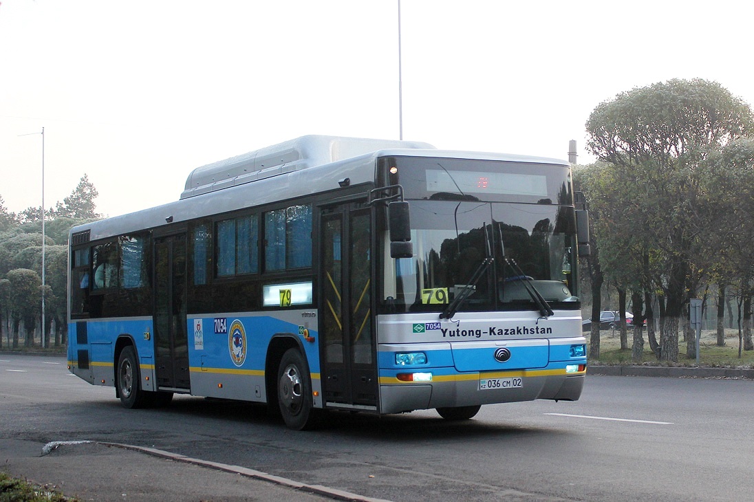 Алматы, Yutong ZK6118HGA № 7054