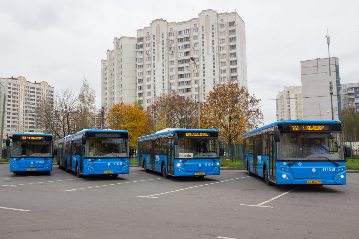 Moskau, LiAZ-6213.65 Nr. 171362; Moskau, LiAZ-6213.65 Nr. 171359; Moskau, LiAZ-5292.65 Nr. 171339; Moskau, LiAZ-5292.65 Nr. 171318; Moskau — Bus stations