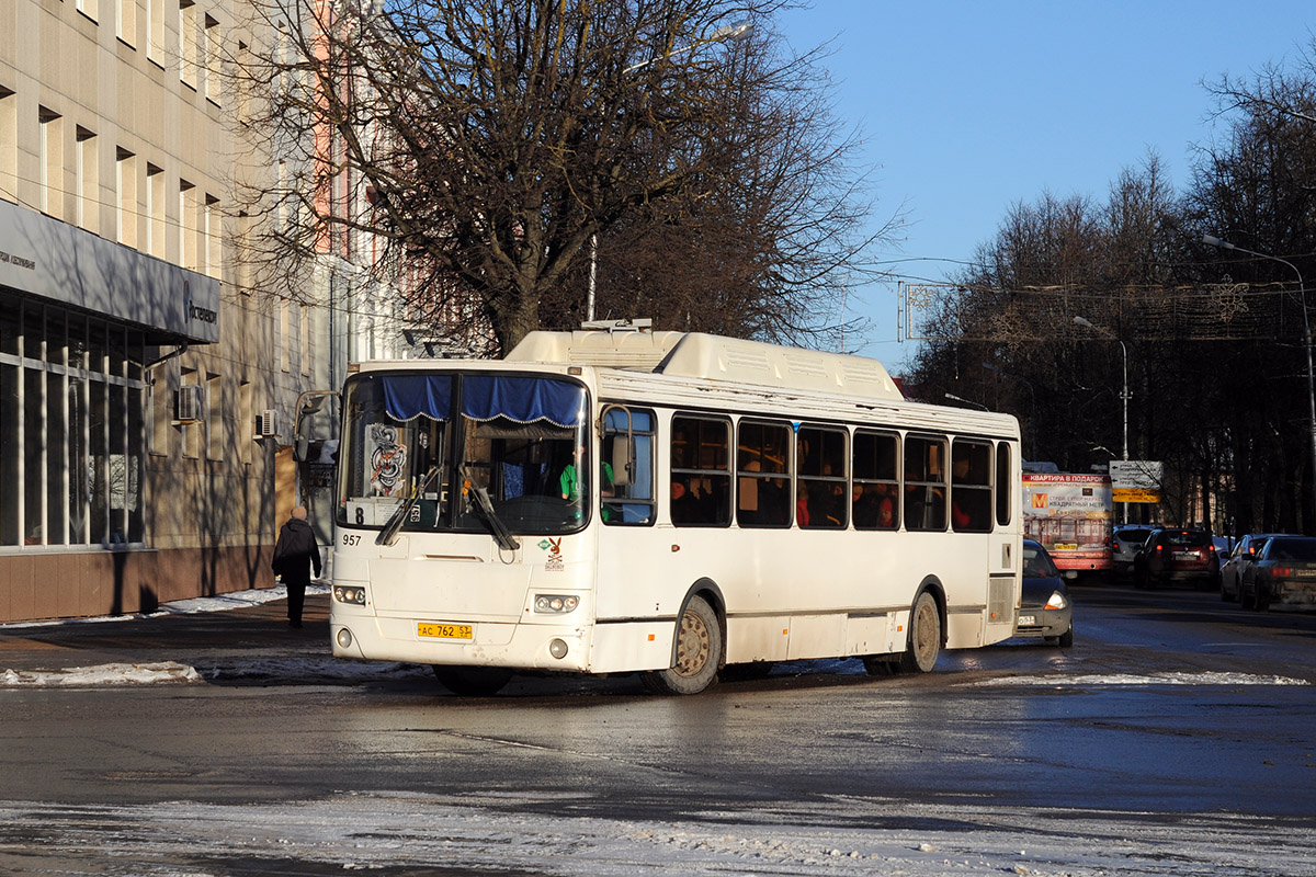 Novgorod region, LiAZ-5293.70 № 957