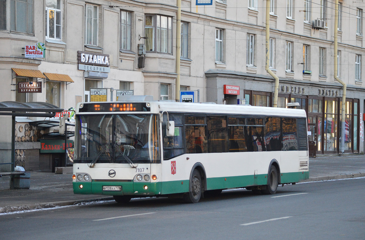 Санкт-Петербург, ЛиАЗ-5292.20 № 7107