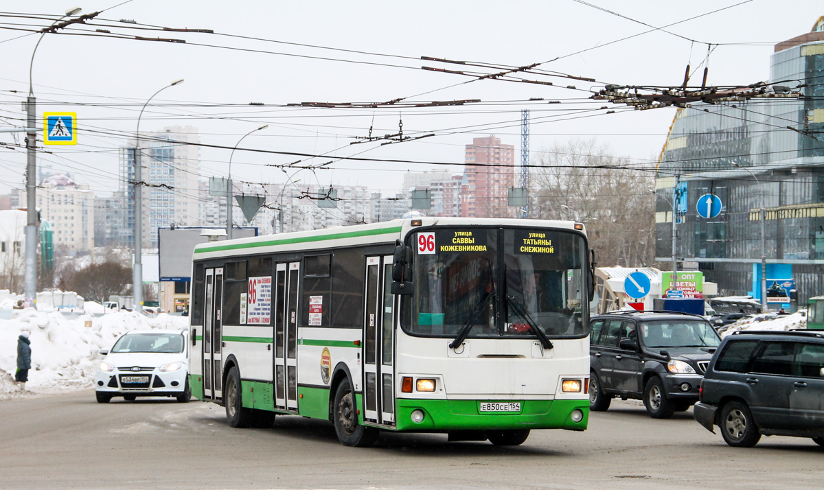 Новосибирская область, ЛиАЗ-5256.53 № Е 850 СЕ 154