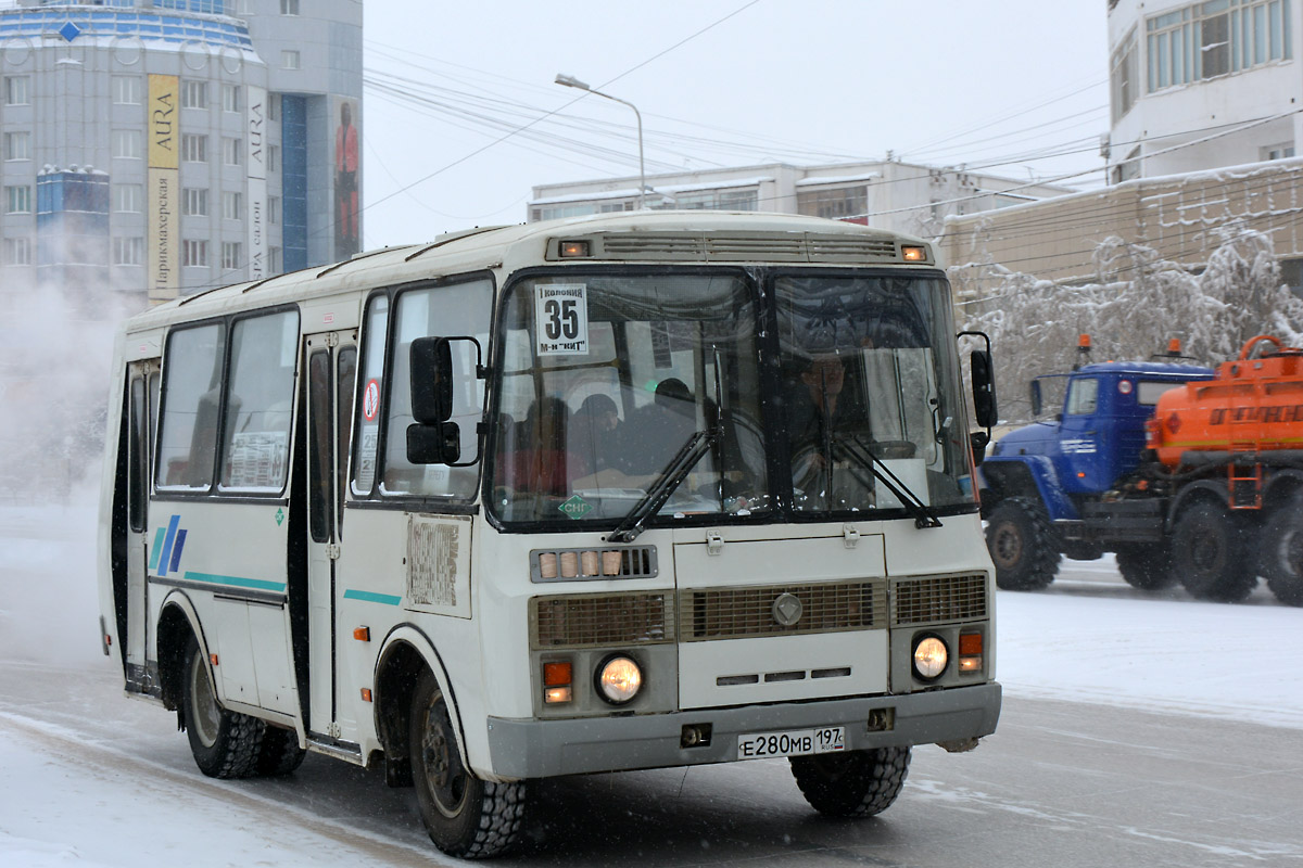 Саха (Якутия), ПАЗ-32053 № Е 280 МВ 197