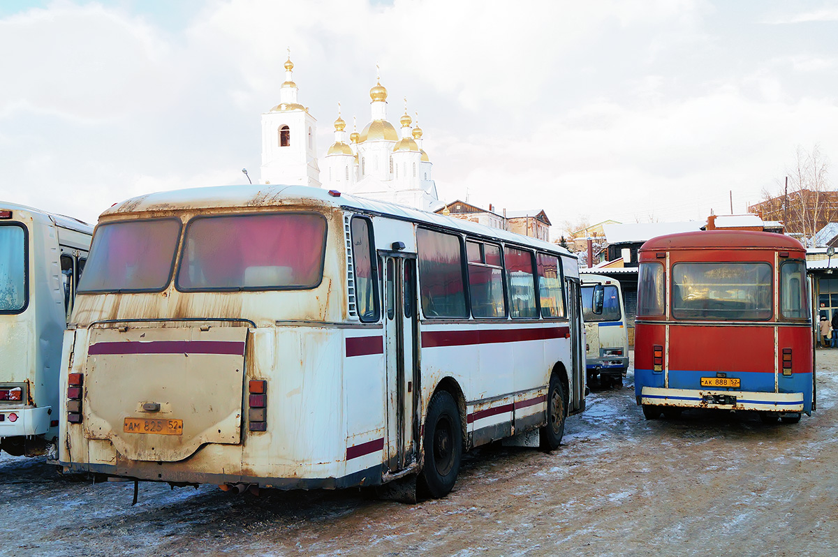 Нижегородская область, ЛАЗ-695Н № АМ 825 52; Нижегородская область, ЛиАЗ-677М (БАРЗ) № АК 888 52