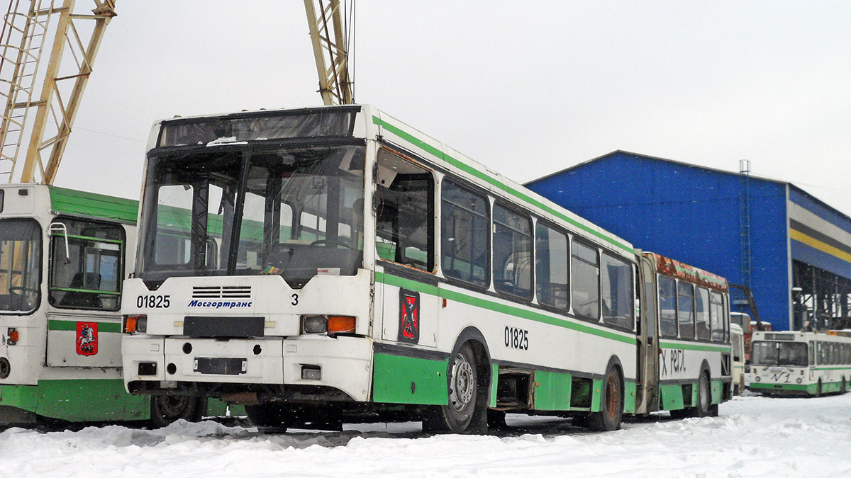 Москва, Ikarus 435.17 № 01825