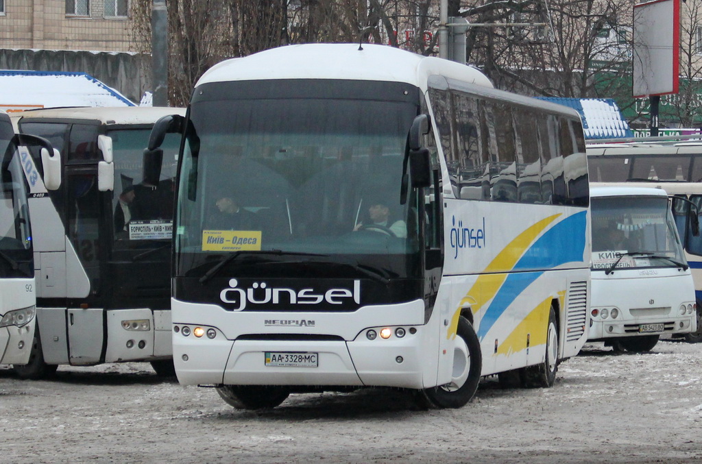 Киев, Neoplan P21 N2216SHD Tourliner SHD № AA 3328 MC