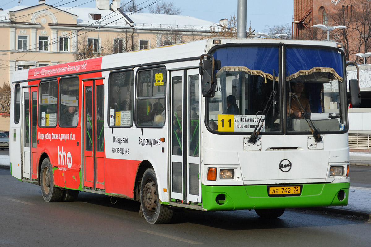 Тюменская область, ЛиАЗ-5293.00 № АЕ 742 72