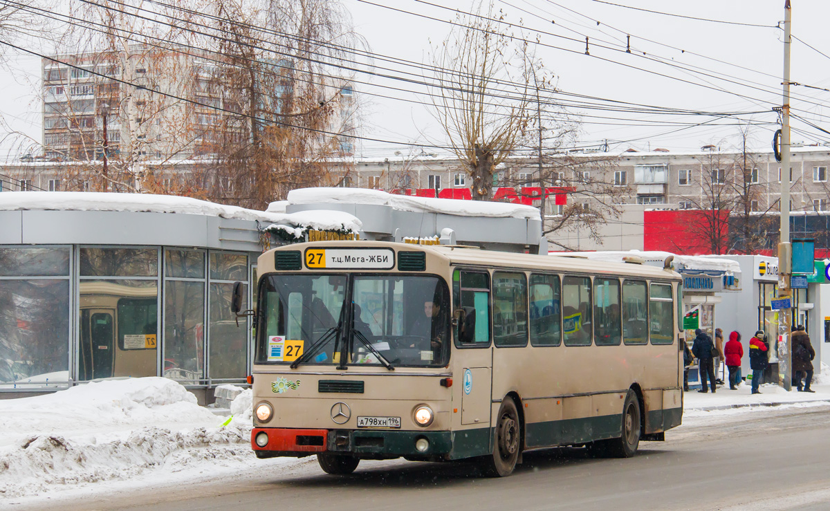 Свердловская область, Mercedes-Benz O305 № А 798 ХН 196