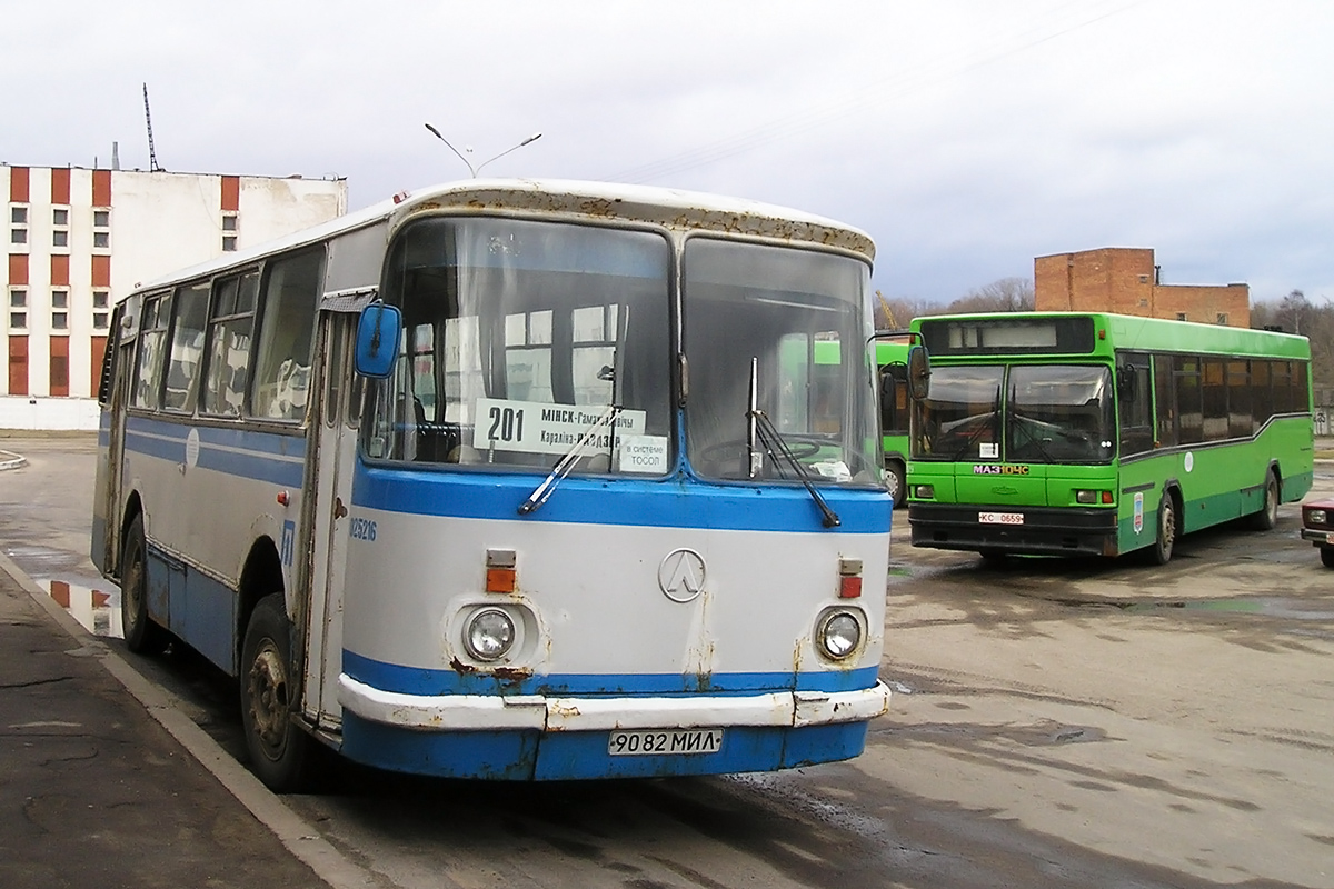 Minsk, LAZ-695N Nr. 025216; Minsk, MAZ-104.C20 Nr. 025879