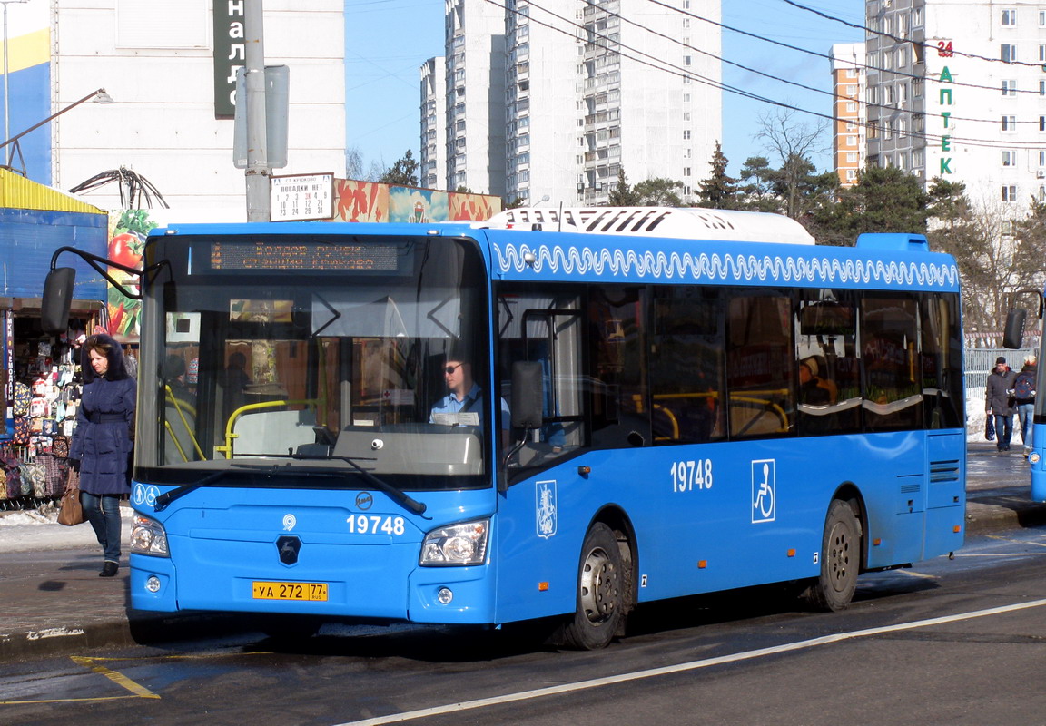 Moskau, LiAZ-4292.60 (1-2-1) Nr. 19748