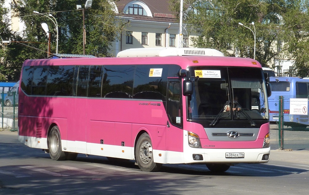 Свердловская область, Hyundai Universe Xpress Noble № А 384 ЕА 196