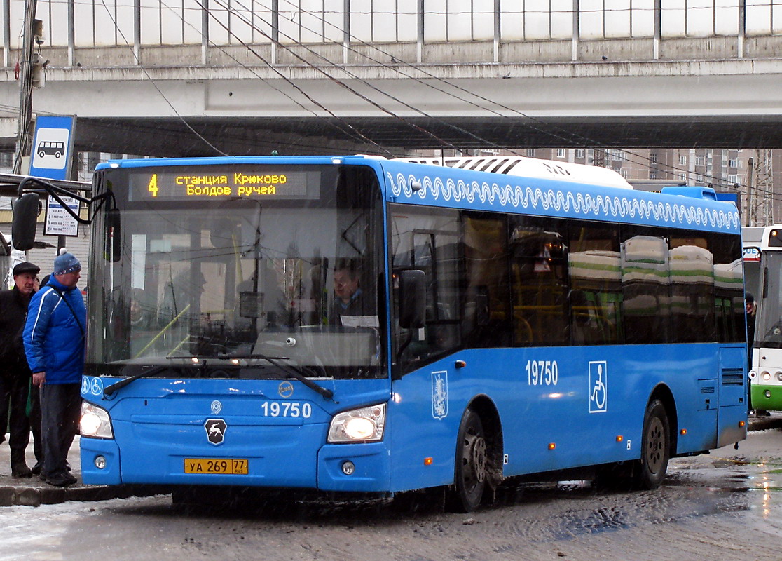 Moskwa, LiAZ-4292.60 (1-2-1) Nr 19750