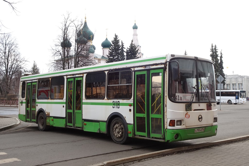 Ярославская область, ЛиАЗ-5256.26 № 318; Ярославская область — Автобусные заграждения на период проведения акции "Севастопольский вальс"