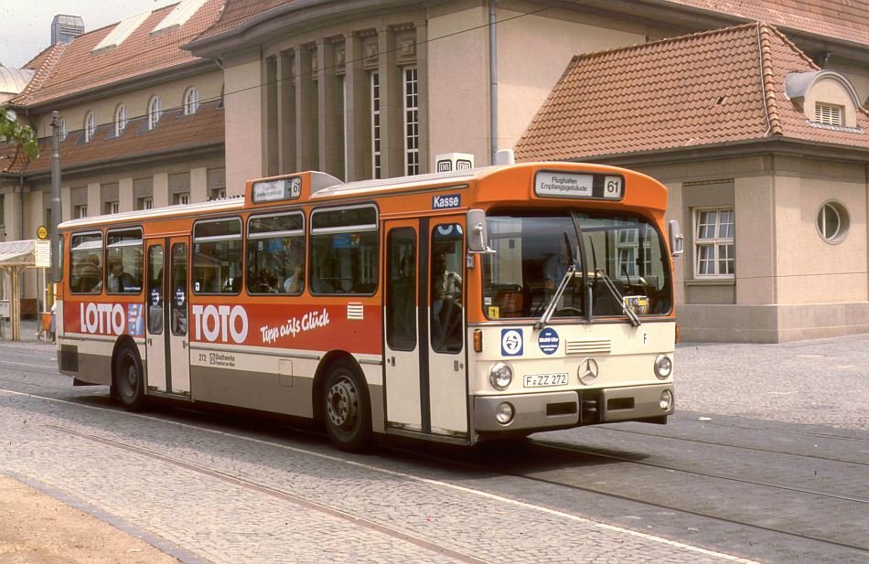 Гессен, Mercedes-Benz O305 № 272