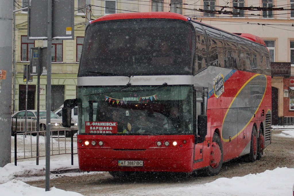 Ивано-Франковская область, Neoplan PA6 N1117/3H Spaceliner H № AT 3887 BC