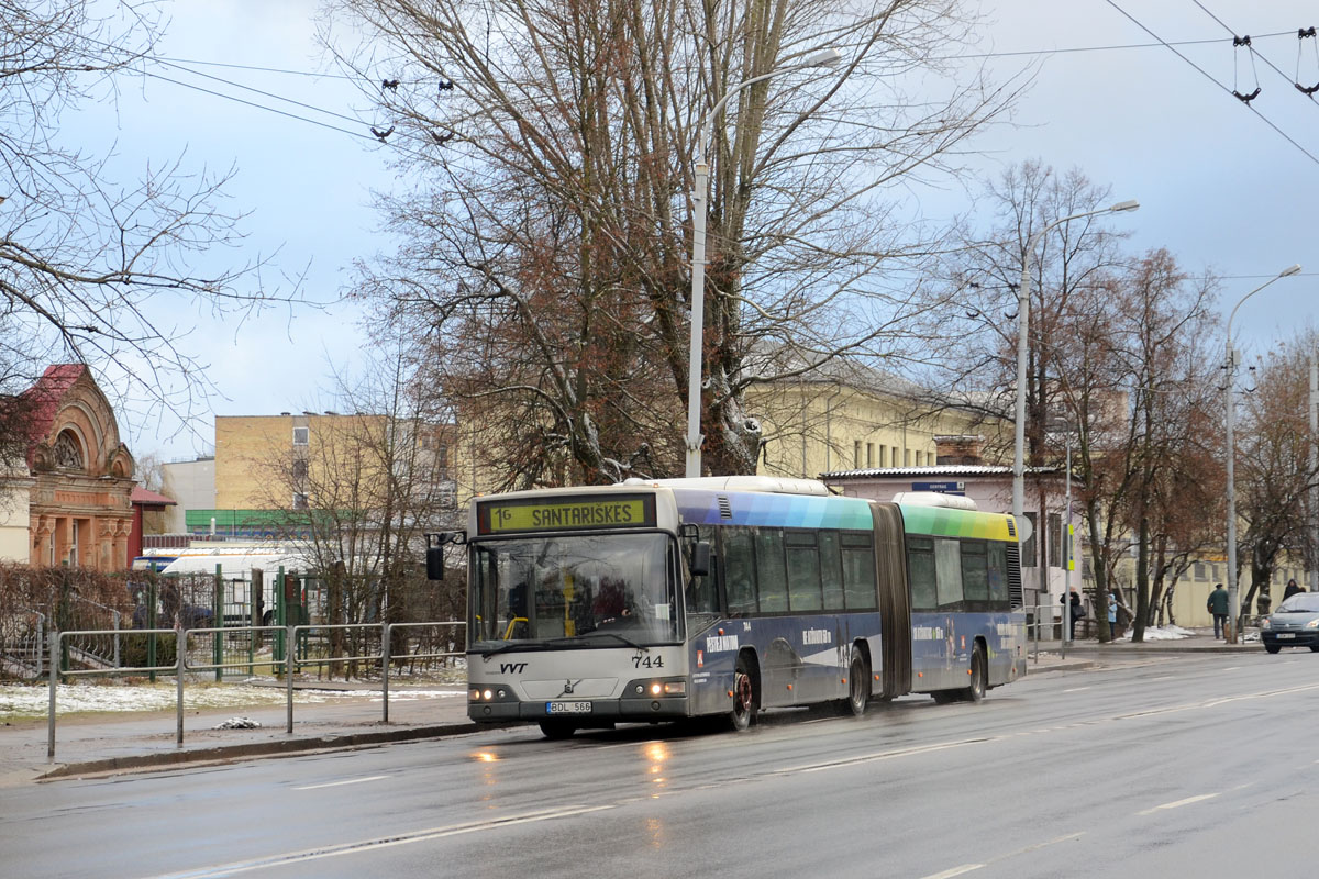 Литва, Volvo 7700A № 744