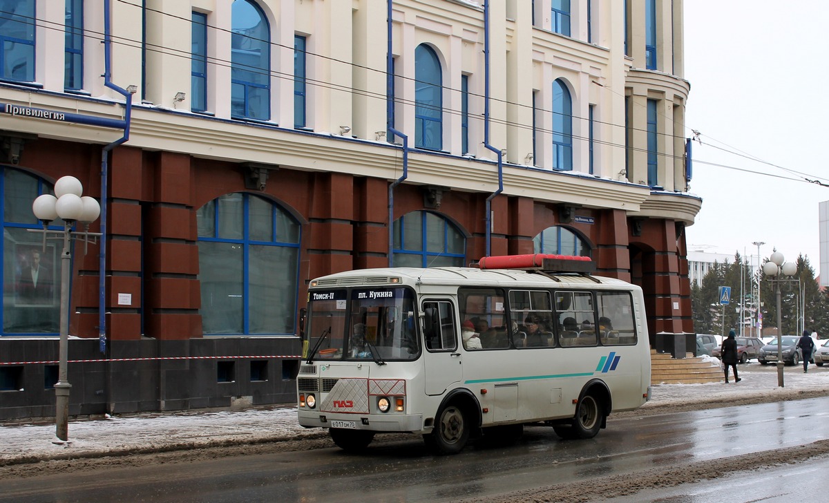 Томская область, ПАЗ-32053 № Е 017 ОМ 70