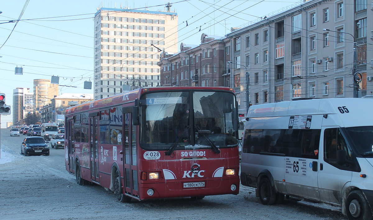 Челябинская область, ЛиАЗ-5256.53 № 028