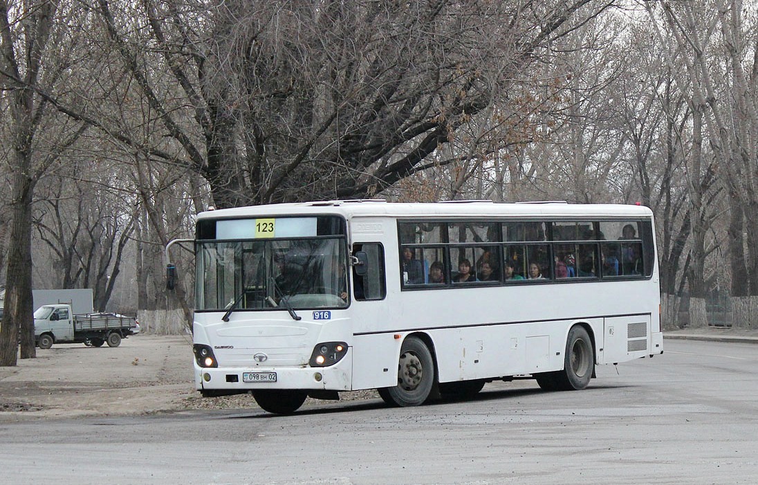 Almaty, Daewoo BS106 (SemAZ) # 916