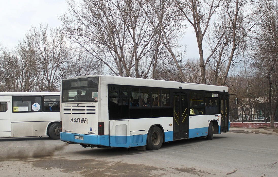 Алматы, Yutong ZK6108HGH № 7058