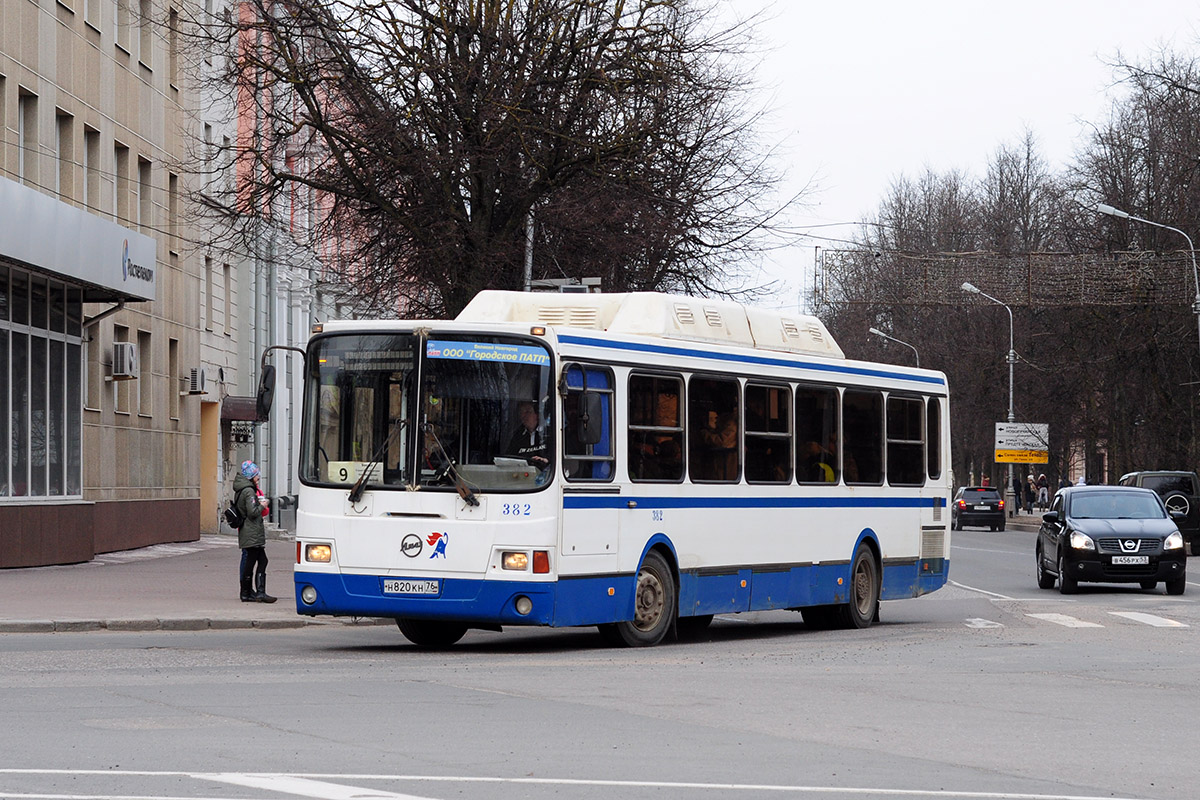 Новгородская область, ЛиАЗ-5256.57 № 382