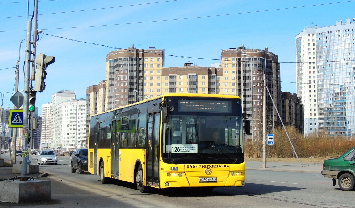 Санкт-Петербург, Golden Dragon XML6125CR № В 297 КМ 178