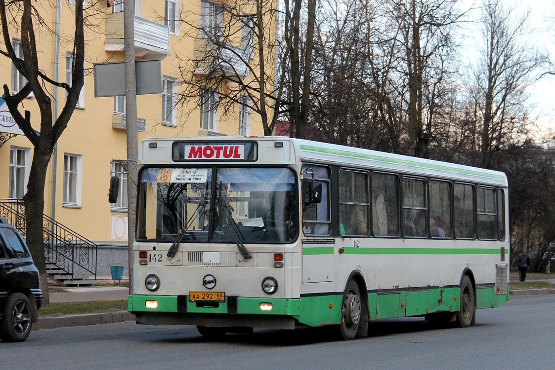 Псковская область, ЛиАЗ-5256.25 № 142