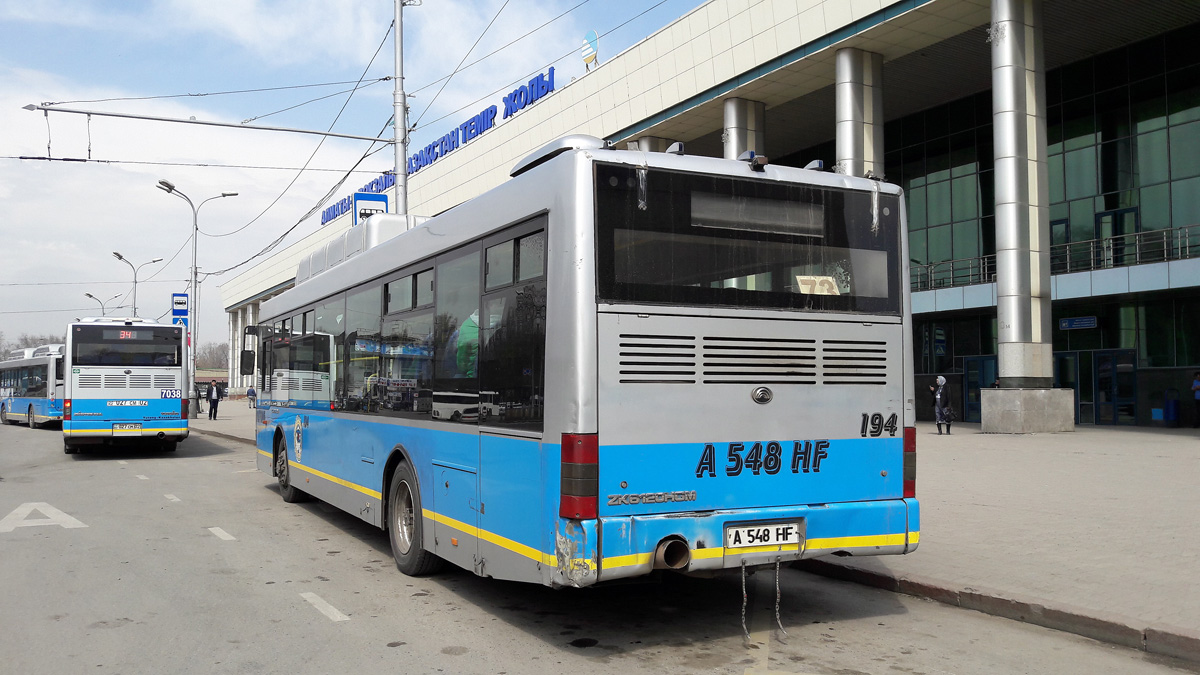 Алматы, Yutong ZK6120HGM № 194